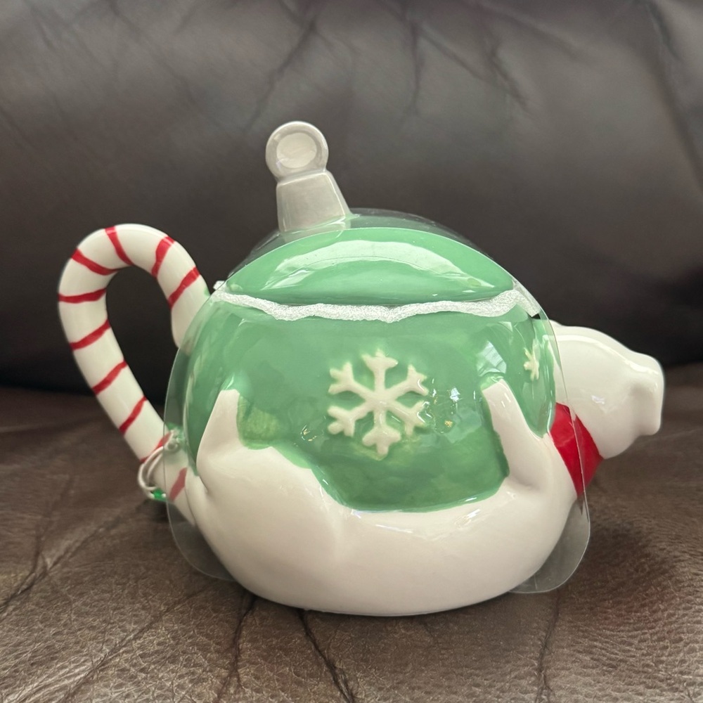 Puppy with Christmas Ornament 18oz Ceramic Holiday Mug with Topper Lid - Picture 9 of 11
